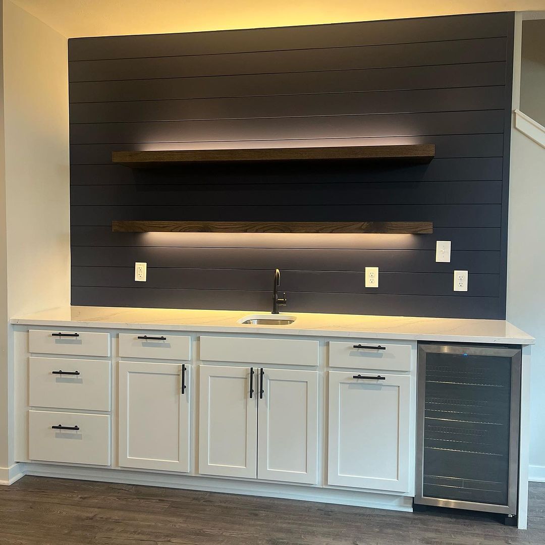 Elevate your home with custom wet and dry bar designs from Radford Woodworks. Discover 2024's top trends for the ultimate entertaining space. Contact us to create your dream bar today!